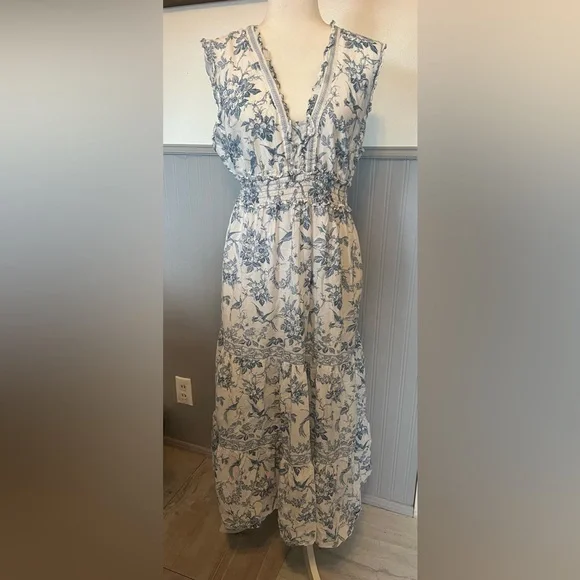 Max Studio White Maxi Dress with Light Blue Floral Print - Picture 2 of 8